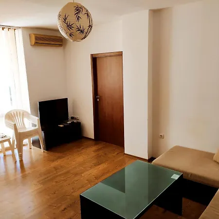 Siana 2 アパート *