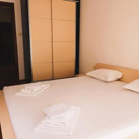 アパート Siana 2 *