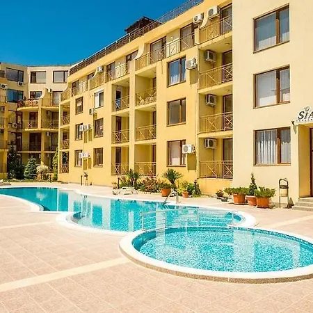 Siana 2 アパート